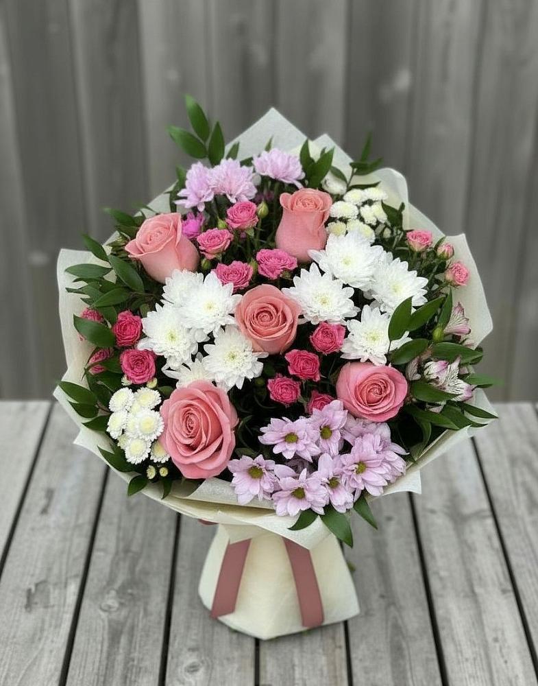 Букет цветов из: Альстромерии, Гвоздики, Розы и Хризантемы в Петропавловской Краснодарского края