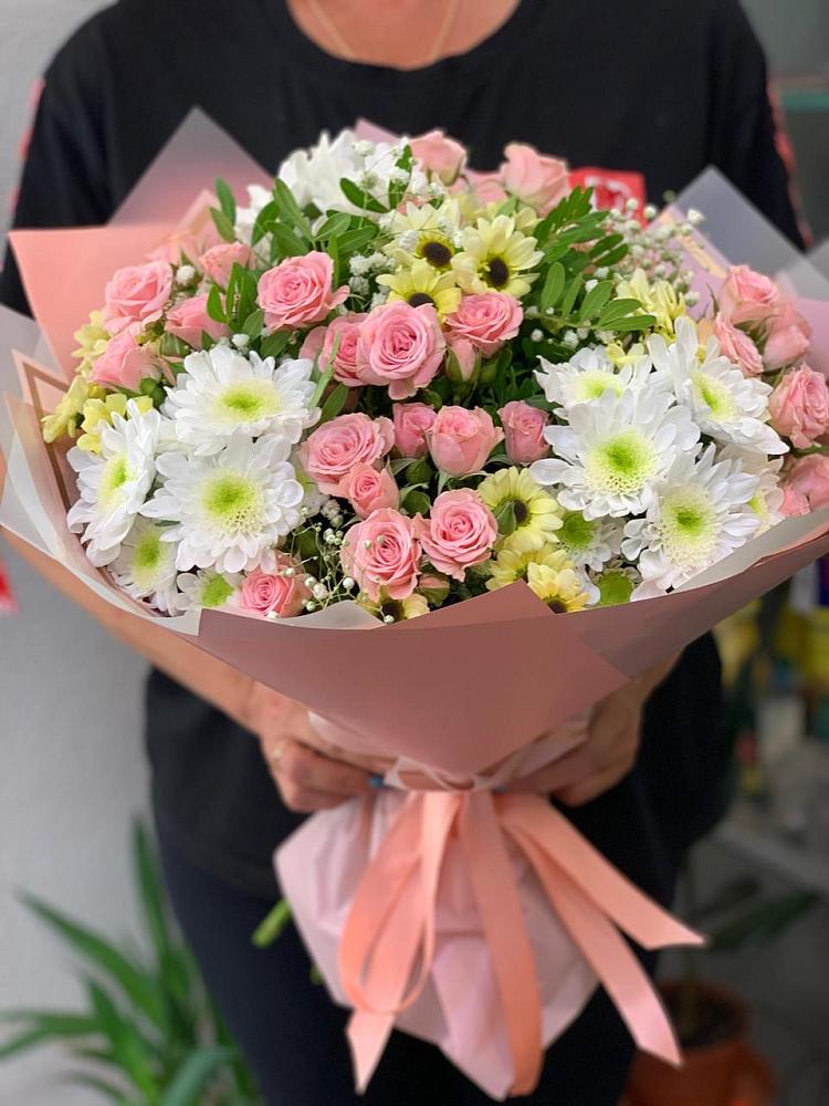 Букет цветов из: Розы и Хризантемы в Петропавловской Краснодарского края
