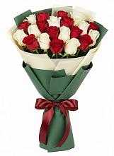 Букет Микс из красных и белых роз #REPLACE_PRED# Петропавловской Краснодарского края