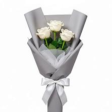 Букет 3 белые розы в Петропавловской Краснодарского края