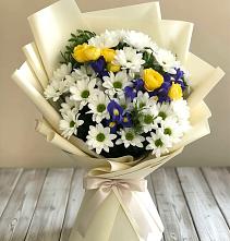 Букет цветов из:  Ирисы, Хризантемы и Розы #REPLACE_PRED# Петропавловской Краснодарского края