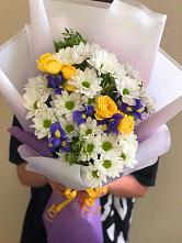 Букет цветов из:  Ирисы, Хризантемы и Розы #REPLACE_PRED# Петропавловской Краснодарского края