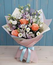 Букет цветов из:  Лизиантусы, Розы, Альстромерии и Гипсофила в Петропавловской Краснодарского края