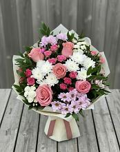 Букет цветов из:  Альстромерии, Гвоздики, Розы и Хризантемы в Петропавловской Краснодарского края