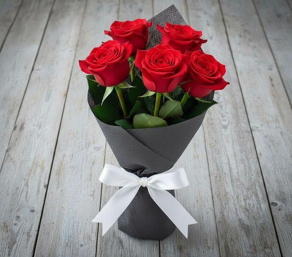 Букет 5 Красных роз Эдлесс Лав в Петропавловской Краснодарского края