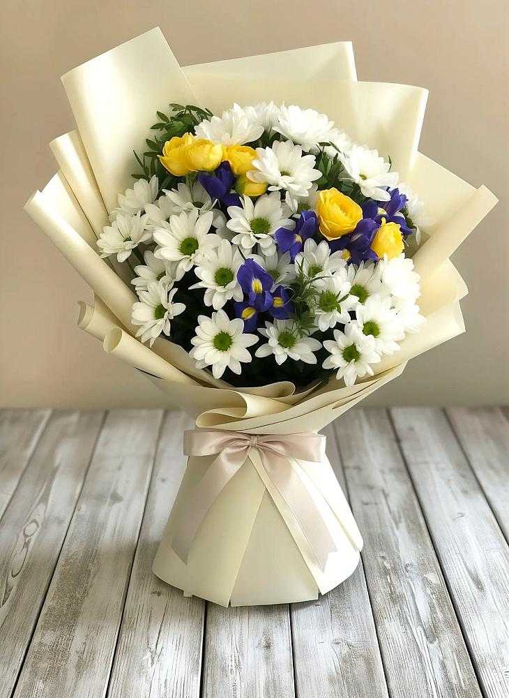 Букет цветов из: Ирисы, Хризантемы и Розы в Петропавловской Краснодарского края