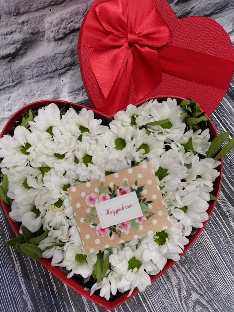 Цветочная композиция из Хризантемы в виде сердца в Петропавловской Краснодарского края